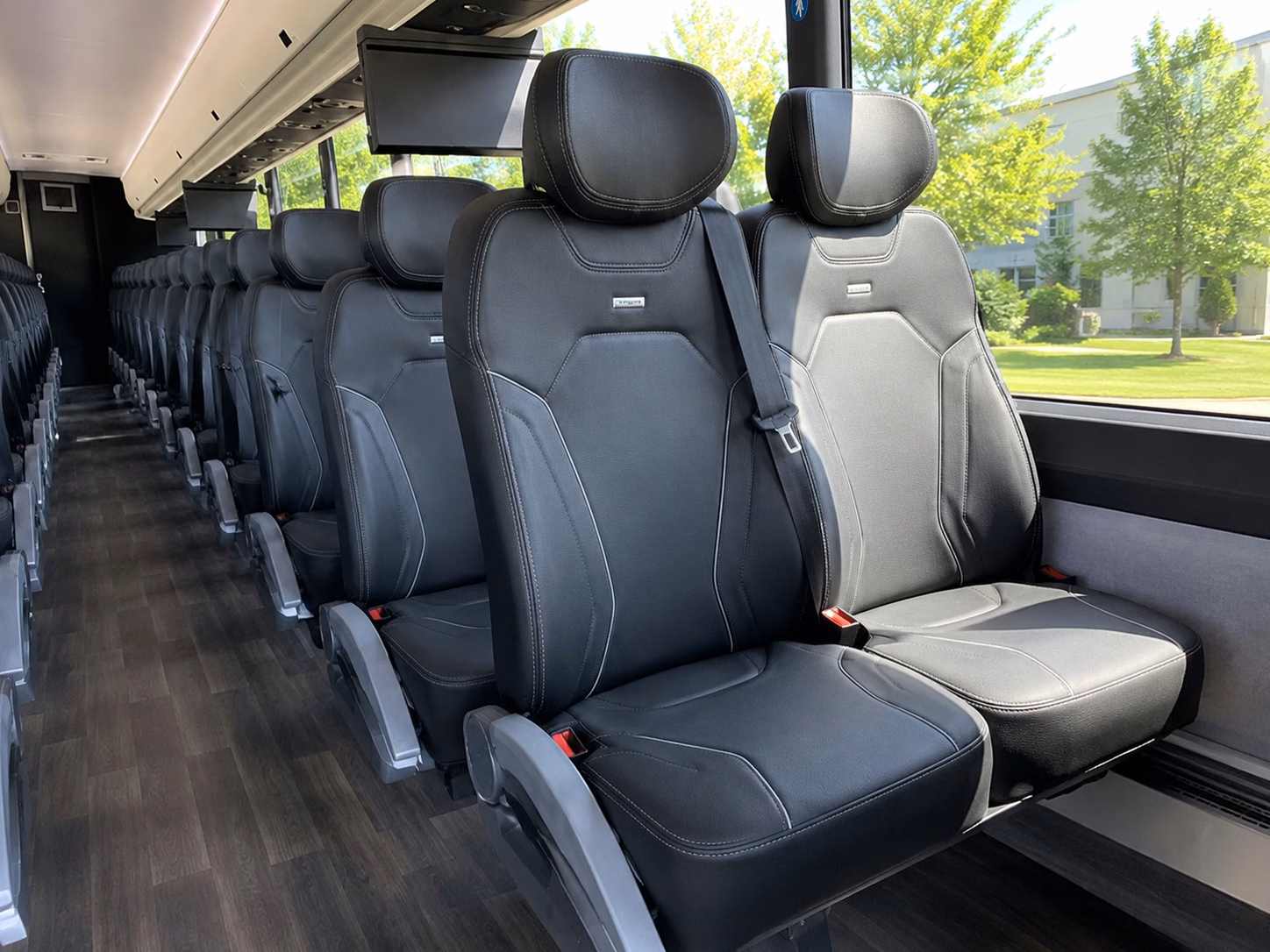minibus and charter bus rentals for daytona international speedway events